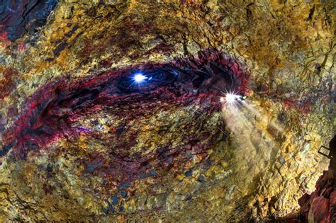 Thrihnukagigur Volcano Tour | Go Inside a Magma Chamber