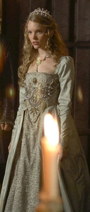 Katherine Howard Season 3 Photo Gallery | Renaissance dresses ...