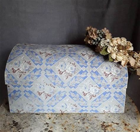 Antique boxes, vintage hat boxes, French hat box, antique wallpaper covered, chic, hat boxes ...