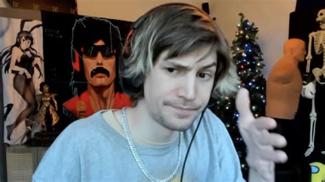 Why does xQc move so much? - Dot Esports