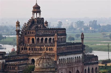 These 12 Historical Places In Lucknow Will Make The Mughal Era Come Alive