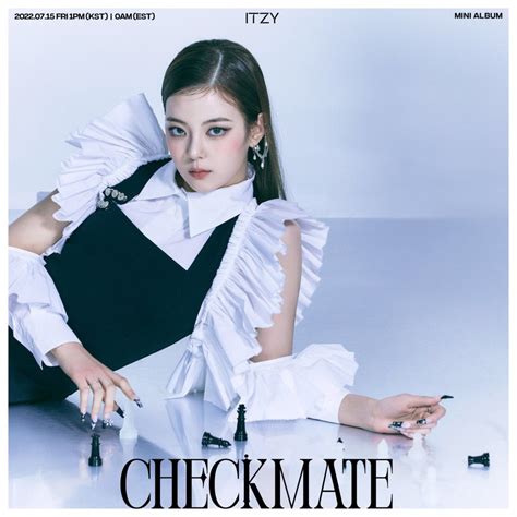 ITZY members appear regal in concept photos for 'Checkmate' - ITZY ...