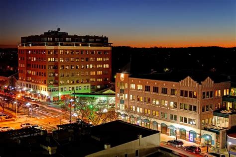 Is Ann Arbor Michigan A Good Place To Live? (Pros And Cons) - Home and City Living