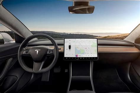 Gambar Tesla Model 3 2024 - Lihat Foto Interior & Eksterior | Oto