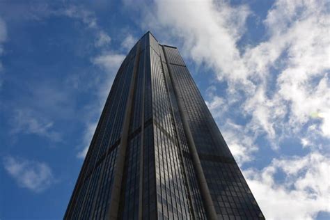 5 Reasons to visit the Montparnasse Tower instead of the Eiffel Tower - DW