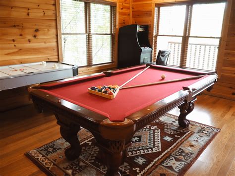 Best Gatlinburg Cabins with Hot Tub - Bloggy Moms Magazine