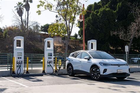 US aims for electric-car revolution — will it work?