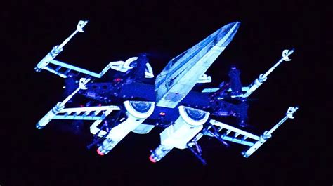 Disney estrena 2 drones X-Wing para su especátculo de Star Wars