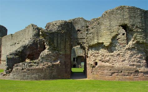 Rhuddlan Castle near St Asaph | St Asaph.cm