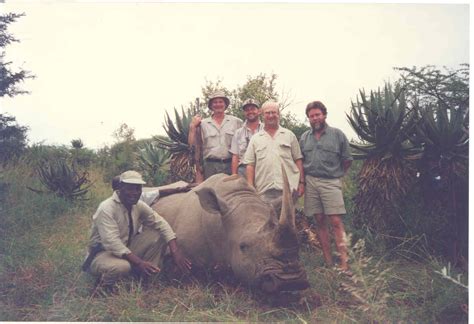 HUNTING Rhinoceros | AfricaHunting.com