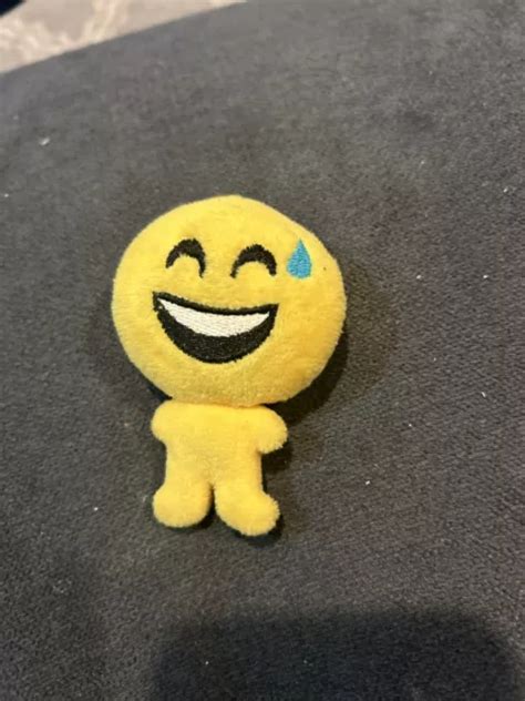VINTAGE YELLOW SMILEY Happy Face Plush Emoji With Tear Drop 2” $0.99 - PicClick