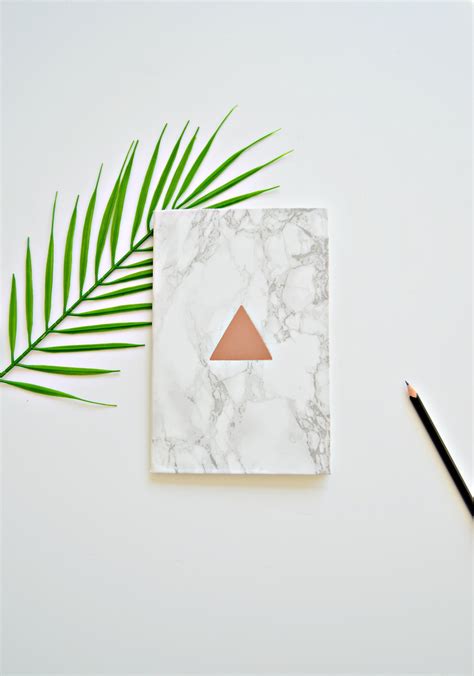 10 minute DIY: Graphic copper and marble notebook - DIY home decor - Your DIY Family