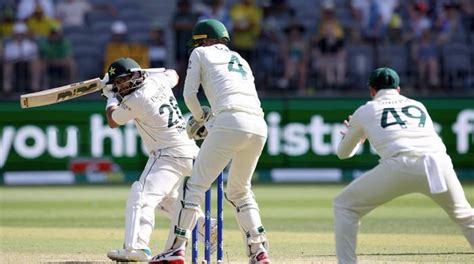 Pakistan make steady progress after dismissing Australia for 487 ...