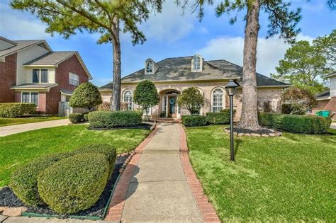 Windsor Lakes, Conroe, TX Real Estate & Homes for Sale | realtor.com®