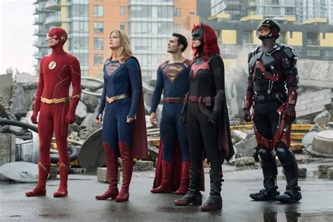 Supergirl Review: Crisis on Infinite Earths: Part One