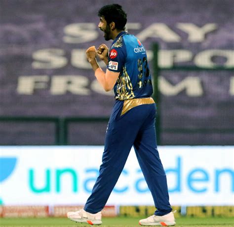 Bumrah scalps Kohli to complete 100 wickets in IPL