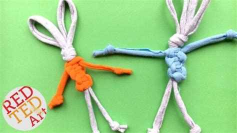 Easy T-Shirt Yarn Bunny - Easter Crafts for Kids - Red Ted Art - Kids Crafts