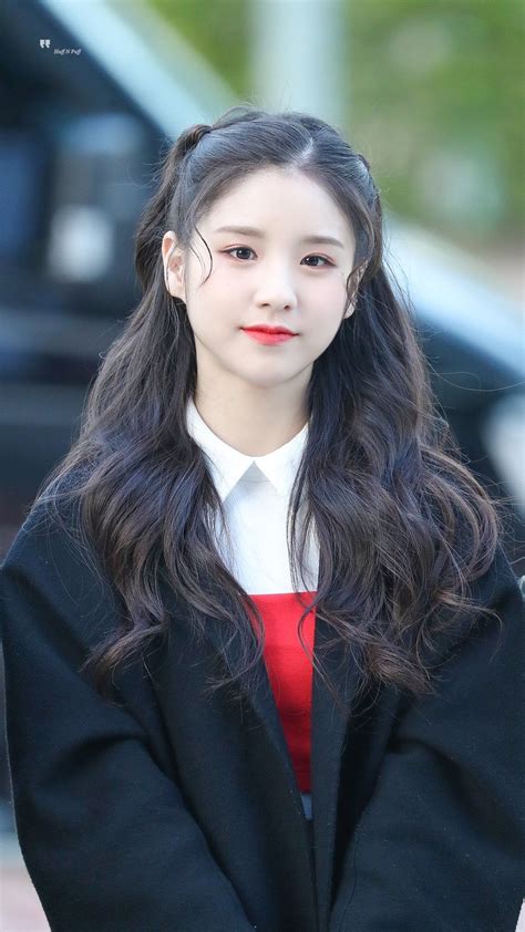 LOONA-HeeJin 181013 | Pretty korean girls, Korean beauty, Cute girl face