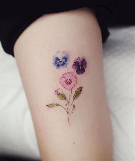 SOL en Instagram: “Pansy 💗 . . #soltattoo#솔타투#colortattoo#smalltattoo# ...