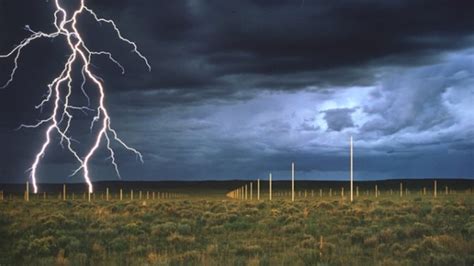 Spend the Night in a Massive 'Lightning Field' in the New Mexico Desert | Mental Floss