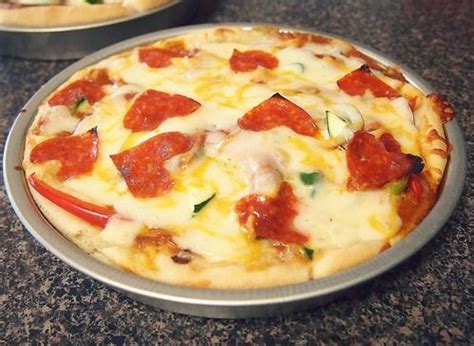 Copy Cat Recipe: Pizza Hut Pan Pizza | Pizza hut pan pizza, Copycat ...