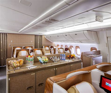 Emirates unveils more spacious Business Class seats on its Boeing 777 ...