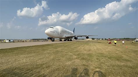 Boeing Dreamlifter : r/aviation