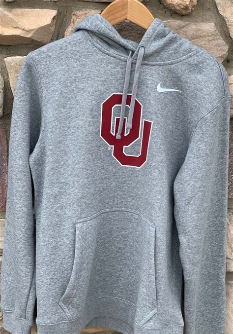 Nike Oklahoma Sooners Mens Grey Club Long Sleeve Hoodie | Long sleeve hoodie, Hooded sweatshirt ...