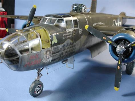 HK Models 1/32 B-25J Bomber | Large Scale Planes