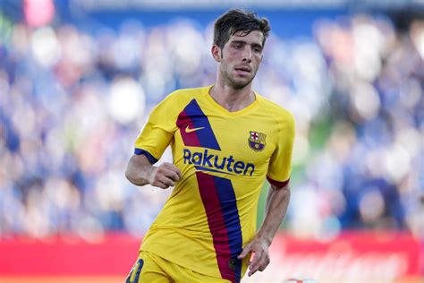 Barcelona’s Sergi Roberto forced off with knee injury against Eibar ...