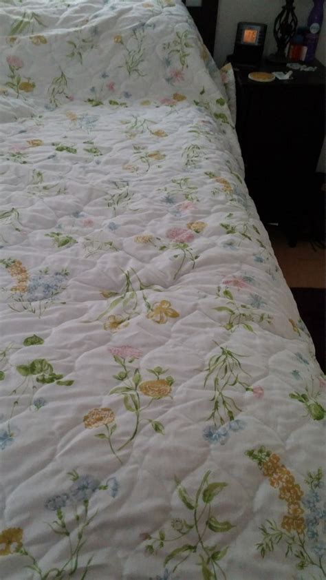 Vintage 1970s Floral springtime bedspread Cottage by NiftyGroovy