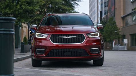 2021 Chrysler Pacifica AWD First Drive Review: Decisions, Decisions | Autonoid