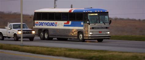 Greyhound Offering Free Bus Ride Home For Runaway Kids