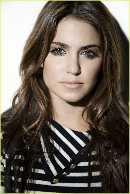 Nikki Reed Height, Weight And Body Measurements | olala