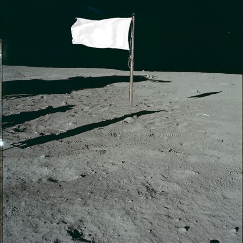 Flag of the Moon [Not OC] : r/vexillology