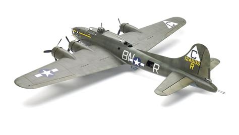 B17 Model Airplane Kit 1/72 Scale Heavy Bomber B 17 Flying Fortress ...