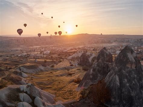 Premium Photo | Cappadocia hot air balloon festival.