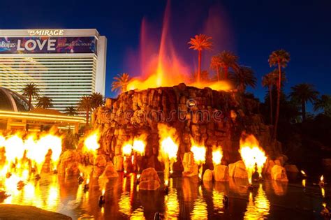 Mirage Hotel Artificial Volcano Eruption Show Las Vegas Stock Photos ...