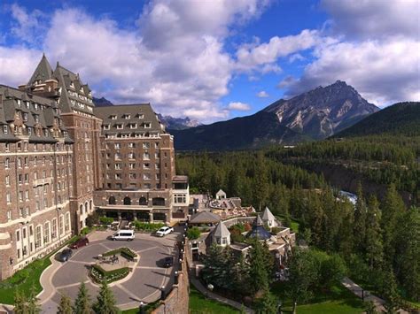 10 Best Hotels in Banff, Canada – Trips To Discover