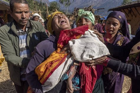 Nepal earthquake survivors deal with deadly cold | ABS-CBN News