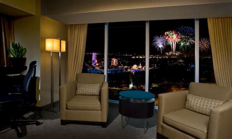 Rooms & Suites | Hilton Anaheim