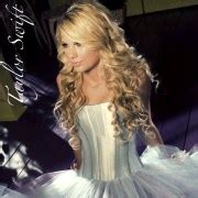 Video Review: Taylor Swift, “Love Story” – Country Universe