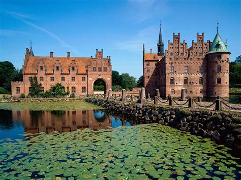 Egeskov Castle Fyn Island Copenhagen Denmark picture, Egeskov Castle ...