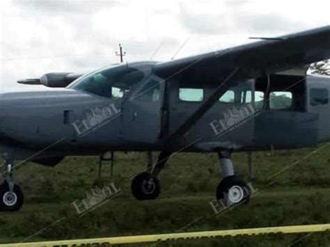 Abandona avioneta en rancho de Tenosique con sospechoso cargamento en su interior