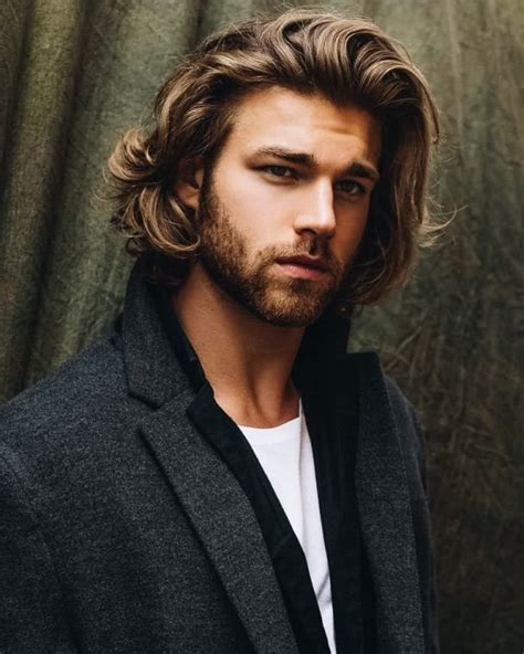 Long Hairstyles for Men in 2023 : New Haircut Ideas