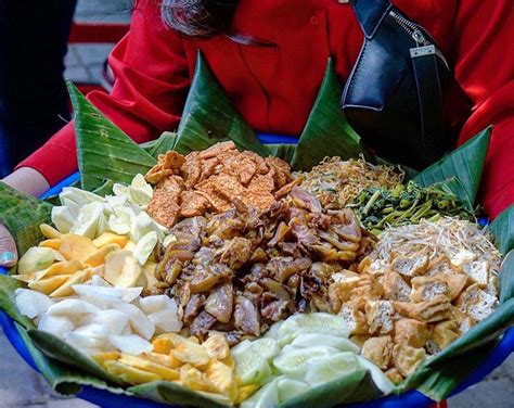 Rujak Cingur Ahmad Jais: Sejarah, Menu, dan Harga