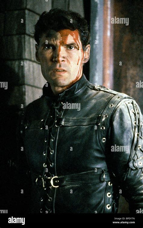 EVERETT MCGILL THE PEOPLE UNDER THE STAIRS (1991 Stock Photo: 31039561 ...