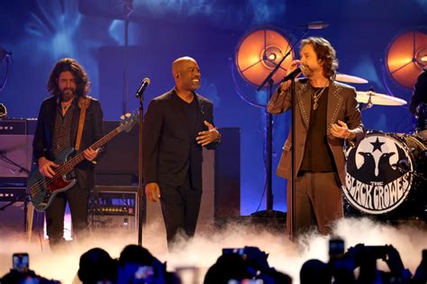 Darius Rucker and The Black Crowes Deliver Soulful Rendition Of 'She Talks to Angels' On CMT ...