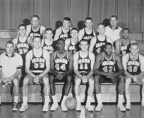 team photo of 1962–63 Idaho Vandals – Gus Johnson #43