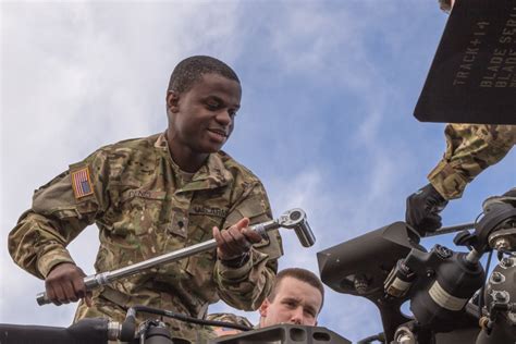 Face of Defense: Army Helicopter Mechanic Earns Officer Scholarship > U ...